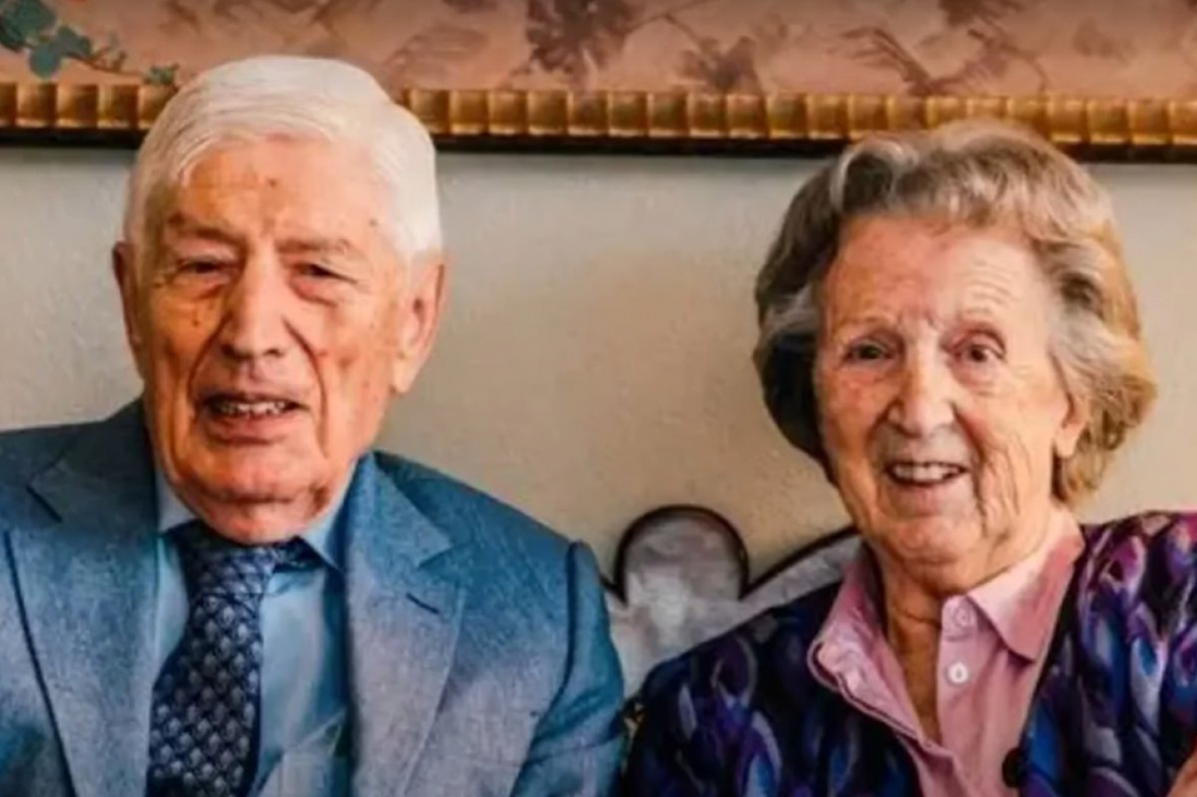 Ex-premiê da Holanda e esposa morrem por eutanásia dupla e de mãos dadas