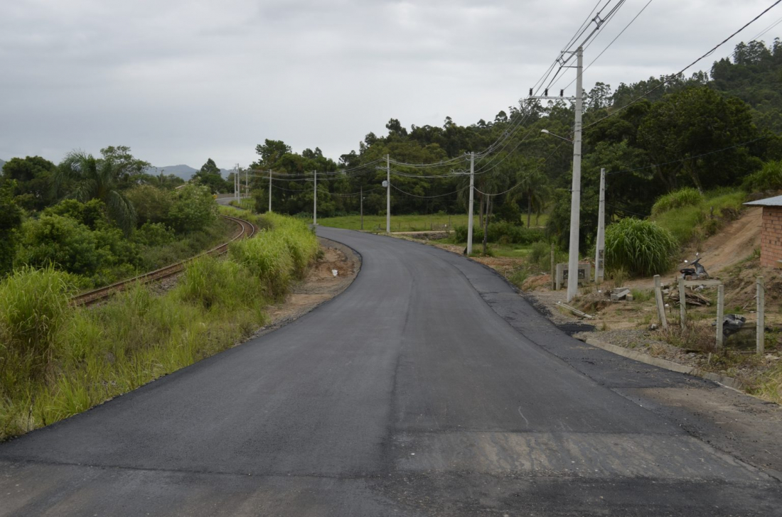 Penúltimo trecho da estrada geral de Congonhas recebe asfalto