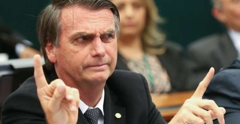 Manifestações a favor e contra Bolsonaro ocorrem no país