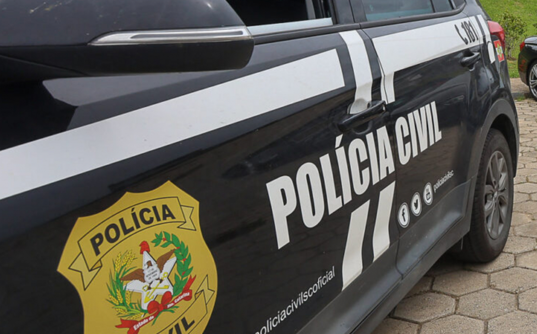 Polícia apreende adolescente que planejava matar o irmão e cometer chacina em escola de SC