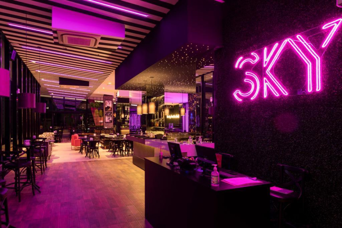 After oficial de Zé Neto e Cristiano é no Sky 7 Rooftop