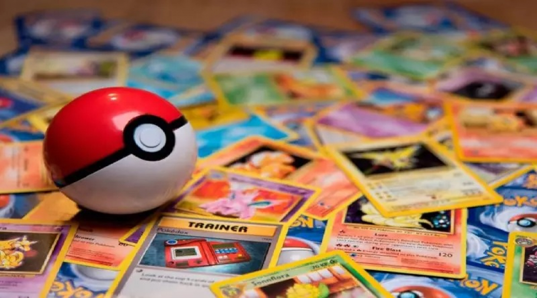 Homem é detido ao tentar furtar mais de R$ 2 mil em figurinhas de Pokémon em Blumenau