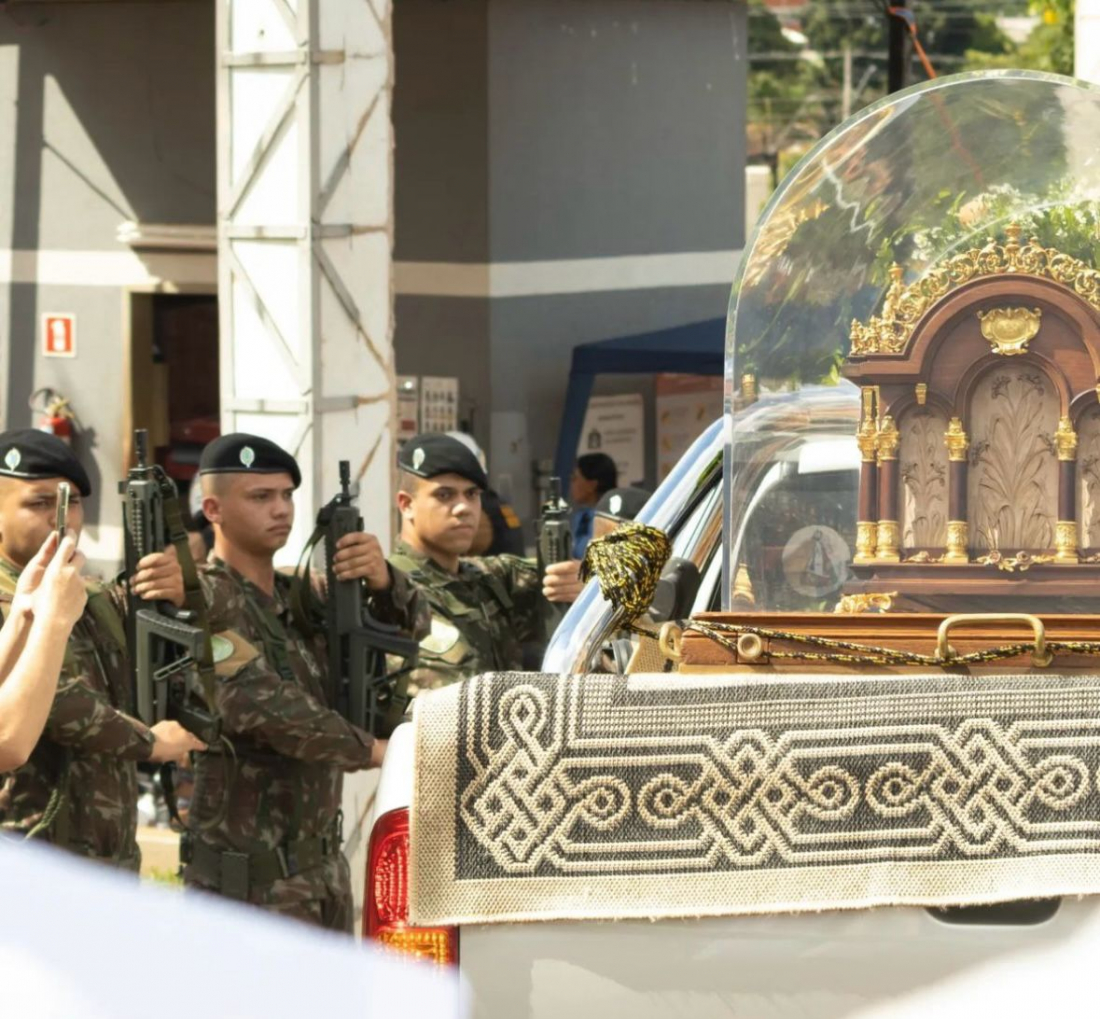 Da França para Tubarão: relíquias de Santa Teresinha chegarão na cidade azul em comboio militar