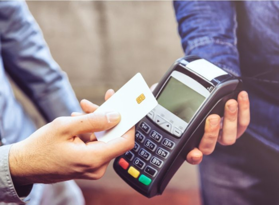 Mulher tem prejuízo de mais de R$ 4 mil após cair no golpe do display falso em Tubarão