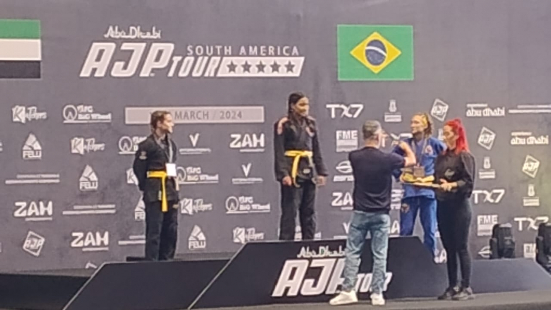 Atleta tubaronense Juliana conquista prata no AJP Tour South América Youth Continental, em Balneário Camboriú