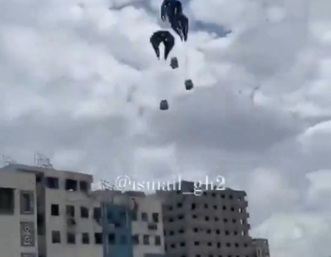 Paraquedas falha e cinco pessoas morrem atingidas por palete de mantimentos em Gaza