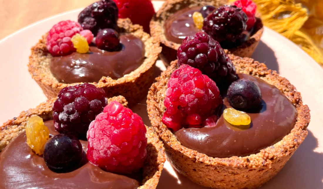 Coluna de Cláudia Levandoski: Tortinha crocante com chocolate e berries