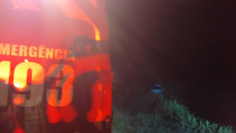 Veículo sai da pista e cai em ribanceira em São Ludgero