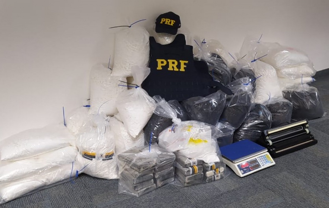Ação conjunta da PRF, PF e PM apreende carga de cocaína de R$11 milhões em Balneário Camboriú