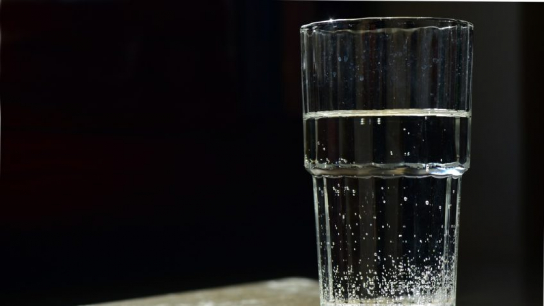 Casal pede um copo d'água e tenta roubar a residência em Pedras Grandes