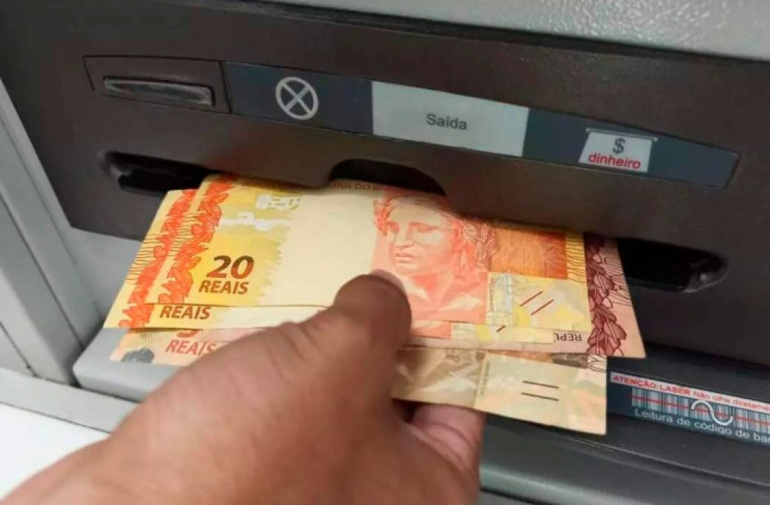 Em Tubarão: ladrões tentam roubar homem que saía de banco com salário dos funcionários