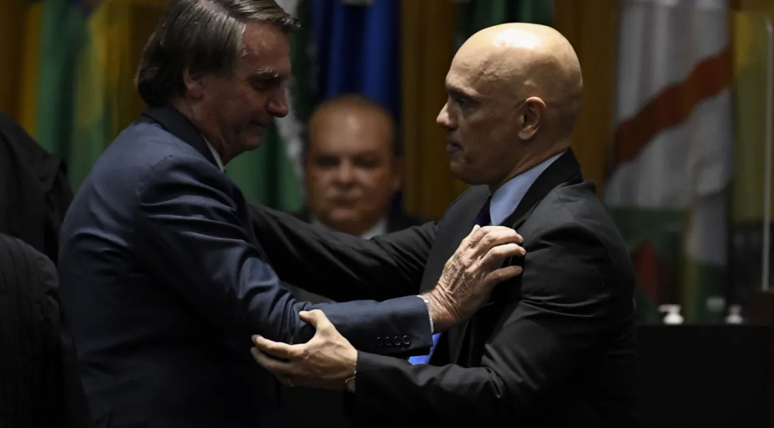 Moraes dá 48 horas para Bolsonaro explicar visita a embaixada da Hungria