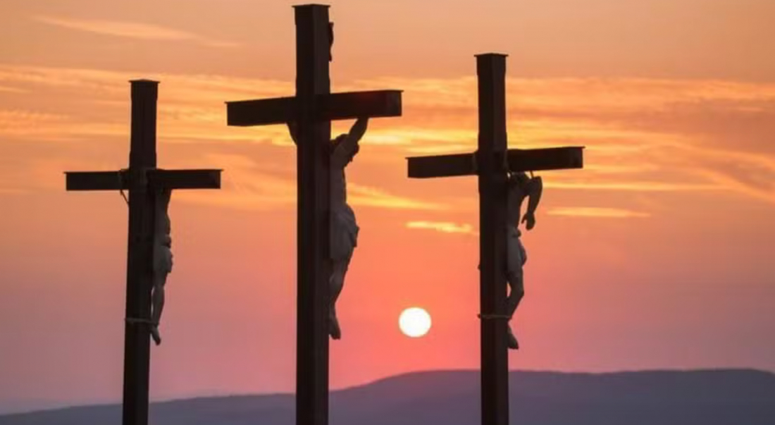 O que aconteceu com a cruz em que Jesus morreu?