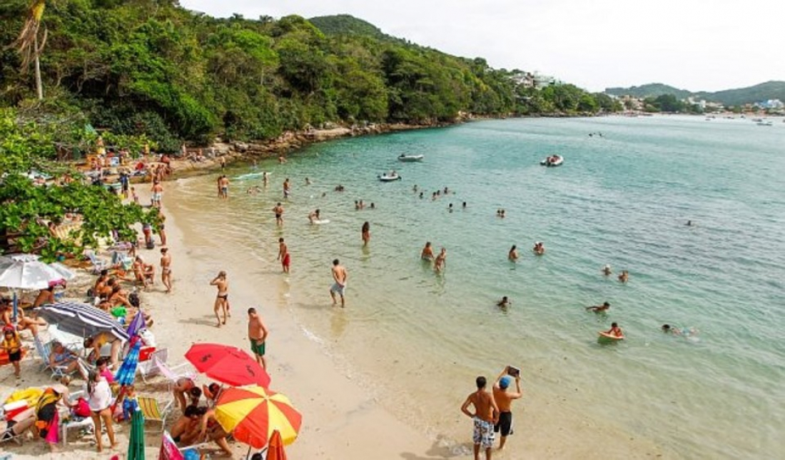 Santa Catarina recebe quase 3 milhões de turistas durante o verão