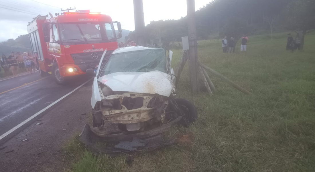 Homem é levado ao hospital com hemorragia interna após colisão no trânsito em Imaruí