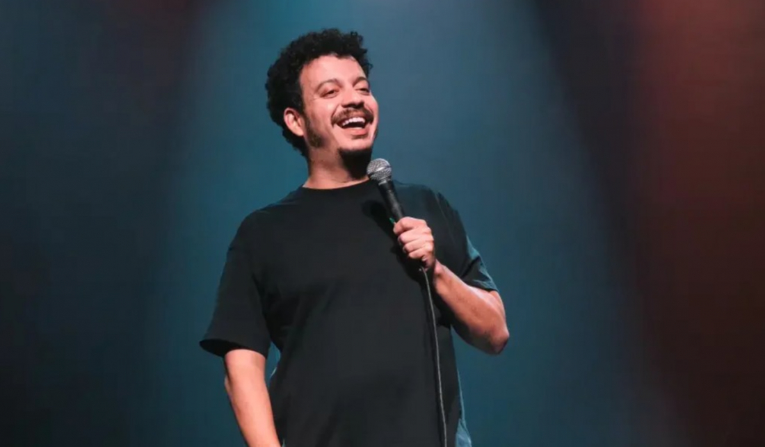 Rodrigo Marques retorna à Tubarão com novo show de stand-up 'Estamos Vivos'