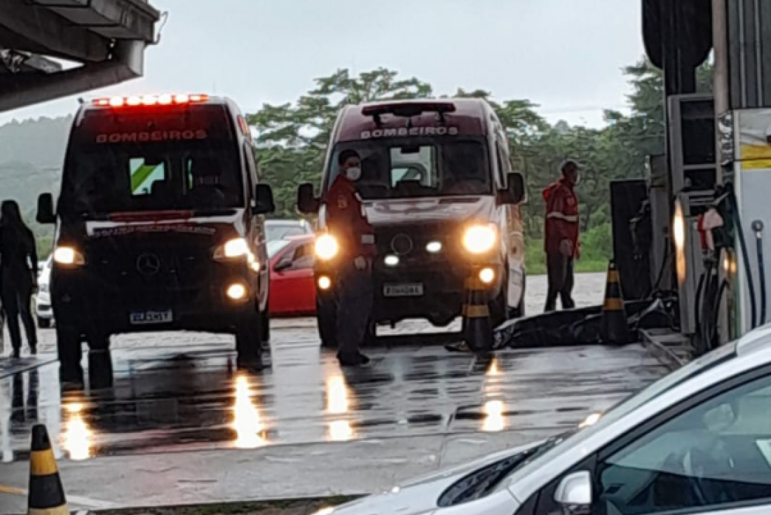 Em andamento: frentista de posto é alvejado com tiro e morre em Jaguaruna