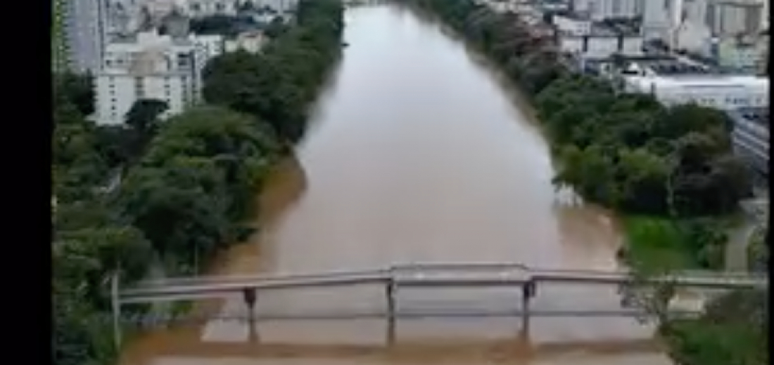 (Vídeo) Confira imagens aéreas de como está o Rio Tubarão neste domingo, 14
