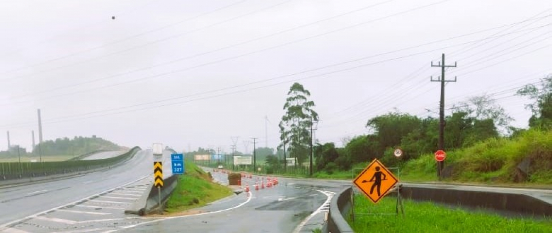 BR-101: acesso à marginal em Capivari de Baixo está liberado