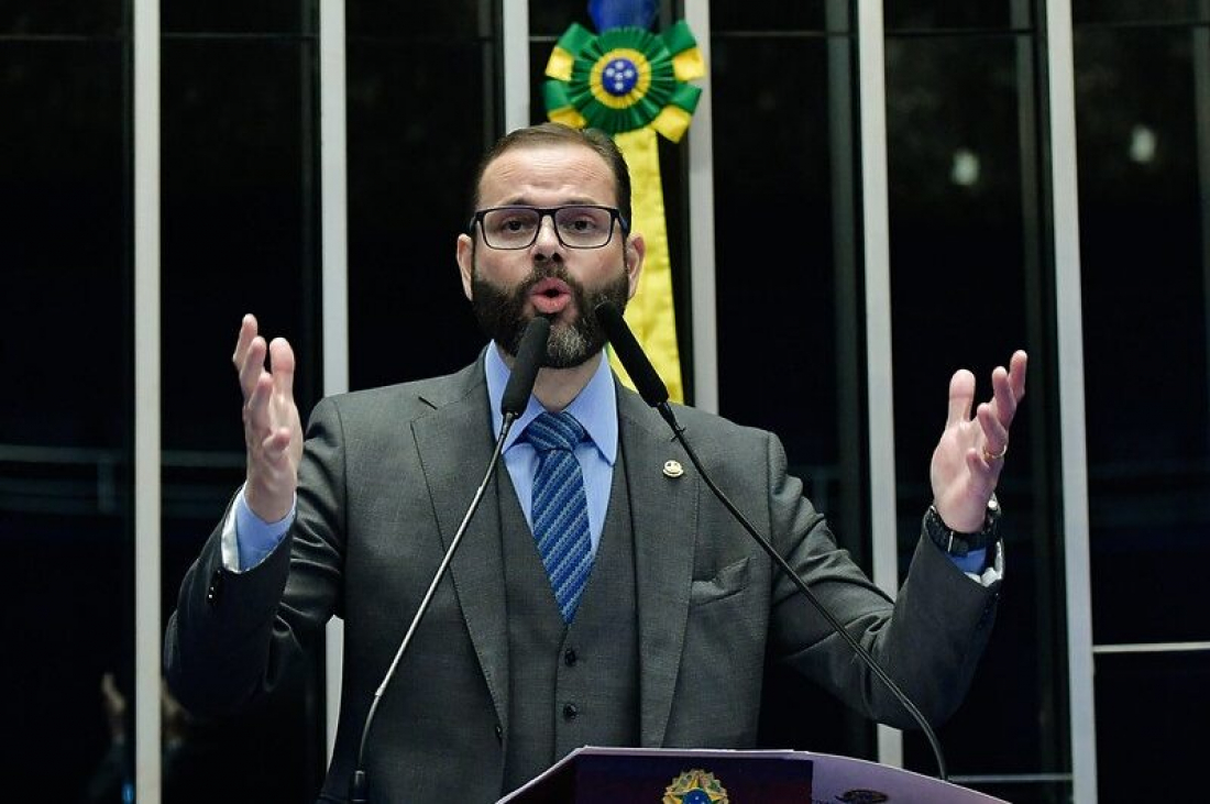 Julgamento de cassação do senador Jorge Seif é novamente suspenso no TSE