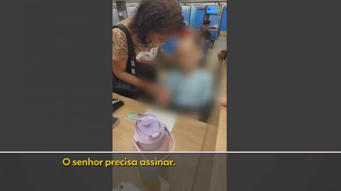 No Brasil: mulher leva morto em cadeira de rodas para sacar empréstimo de R$ 17 mil