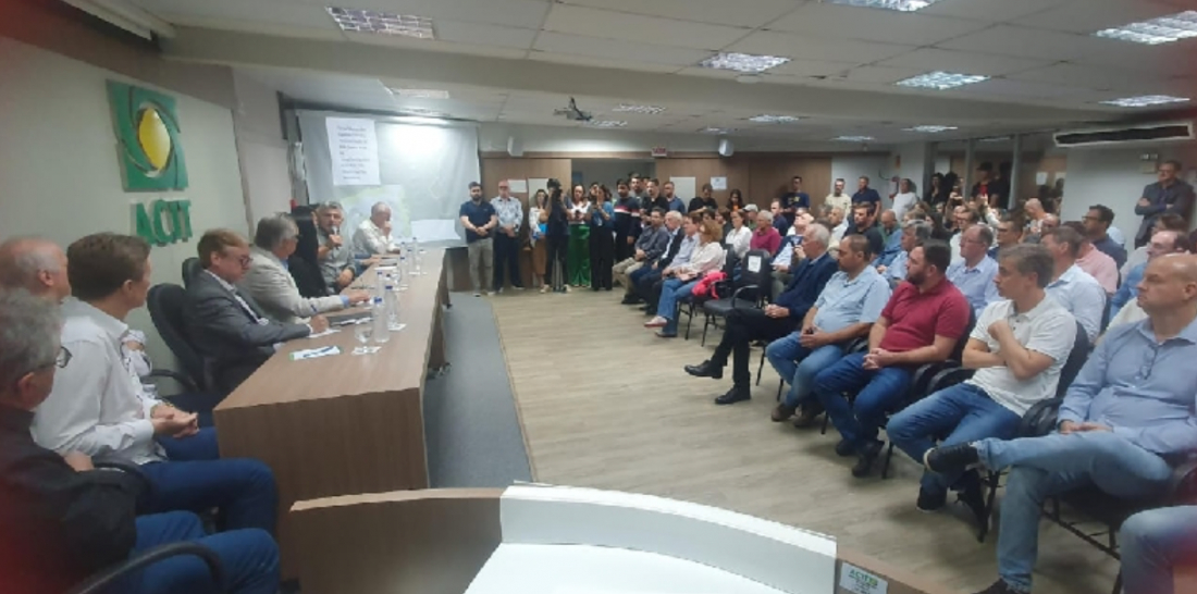 Lideranças políticas e empresariais se reúnem na ACIT para debater situação do Morro dos Cavalos e SCs 108 e 435