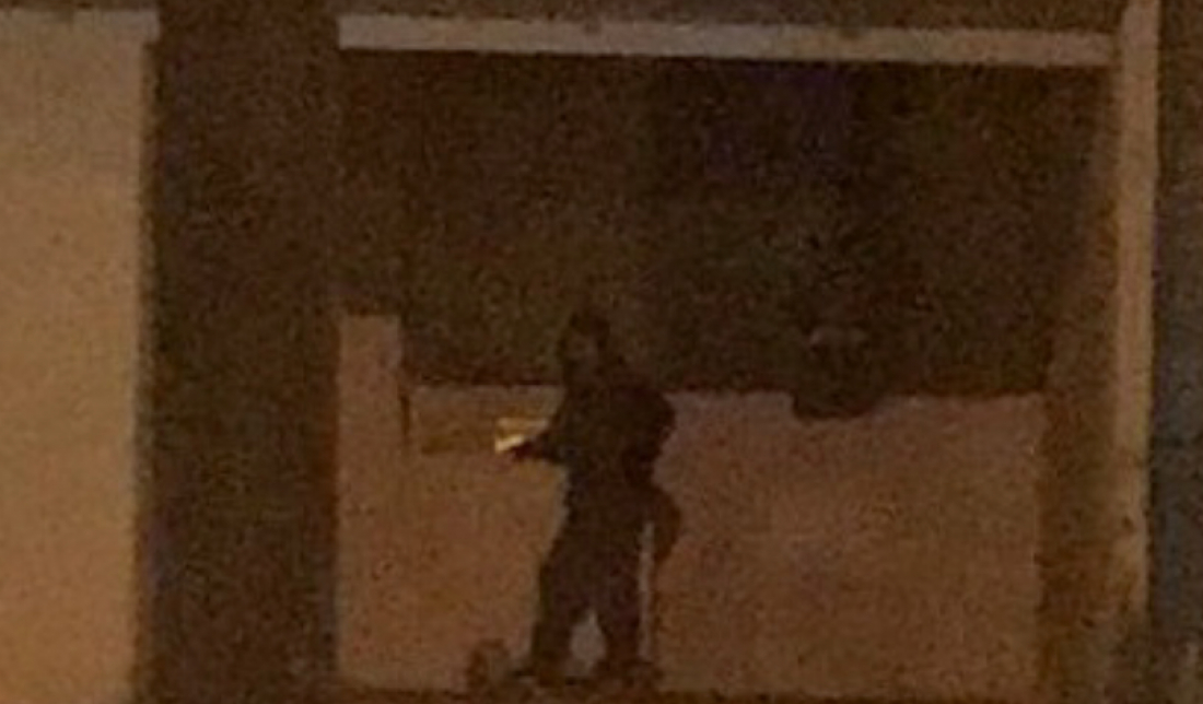 Homem prende na porta braço de assaltante armado e o põe para correr em Jaguaruna