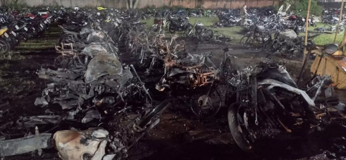 Em SC: 50 motocicletas são destruídas em incêndio criminoso em pátio