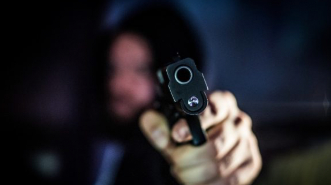 Homem de 31 anos é brutalmente assassinado em sua residência em Laguna