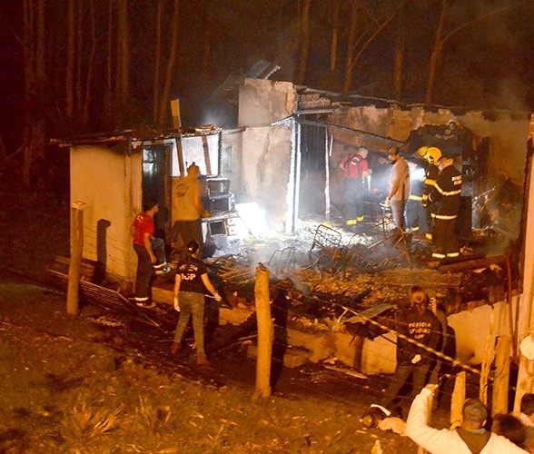 Na serra catarinense: pai e filho morrem carbonizados em incêndio 
