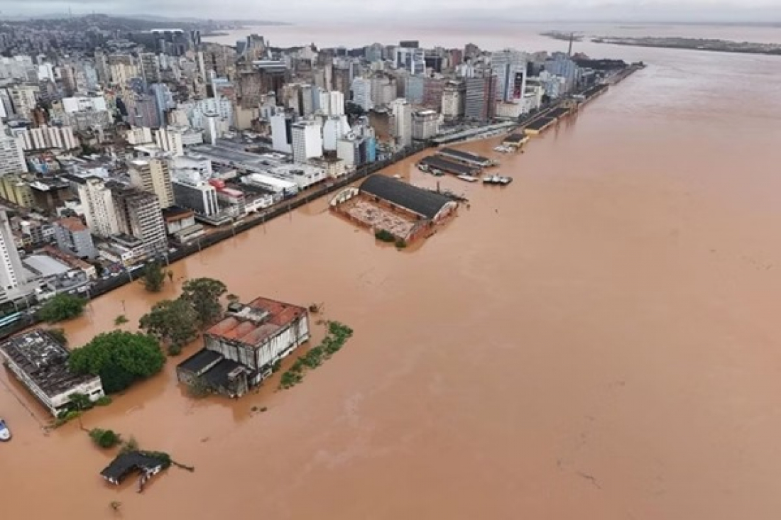 Chuvas no RS: Brigada Militar evacua Centro Histórico de Porto Alegre nesta sexta (3)