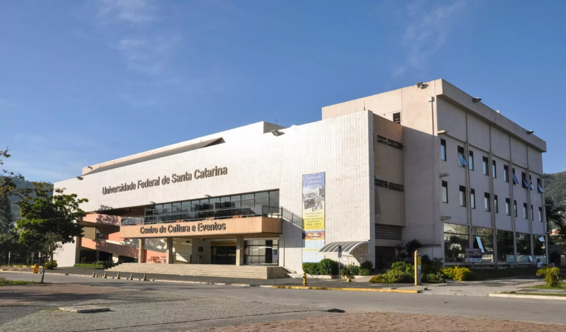 Professores da UFSC aprovam adesão à greve