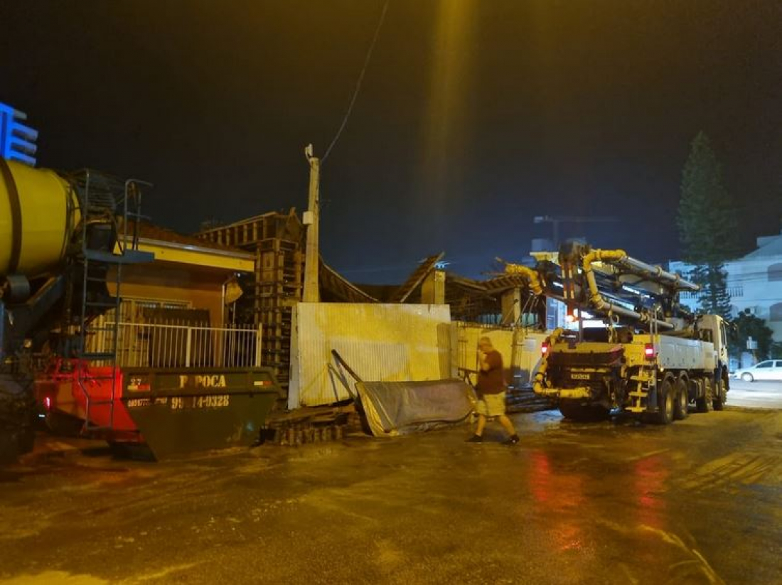 Laguna: prédio em construção desaba e trabalhadores ficam feridos