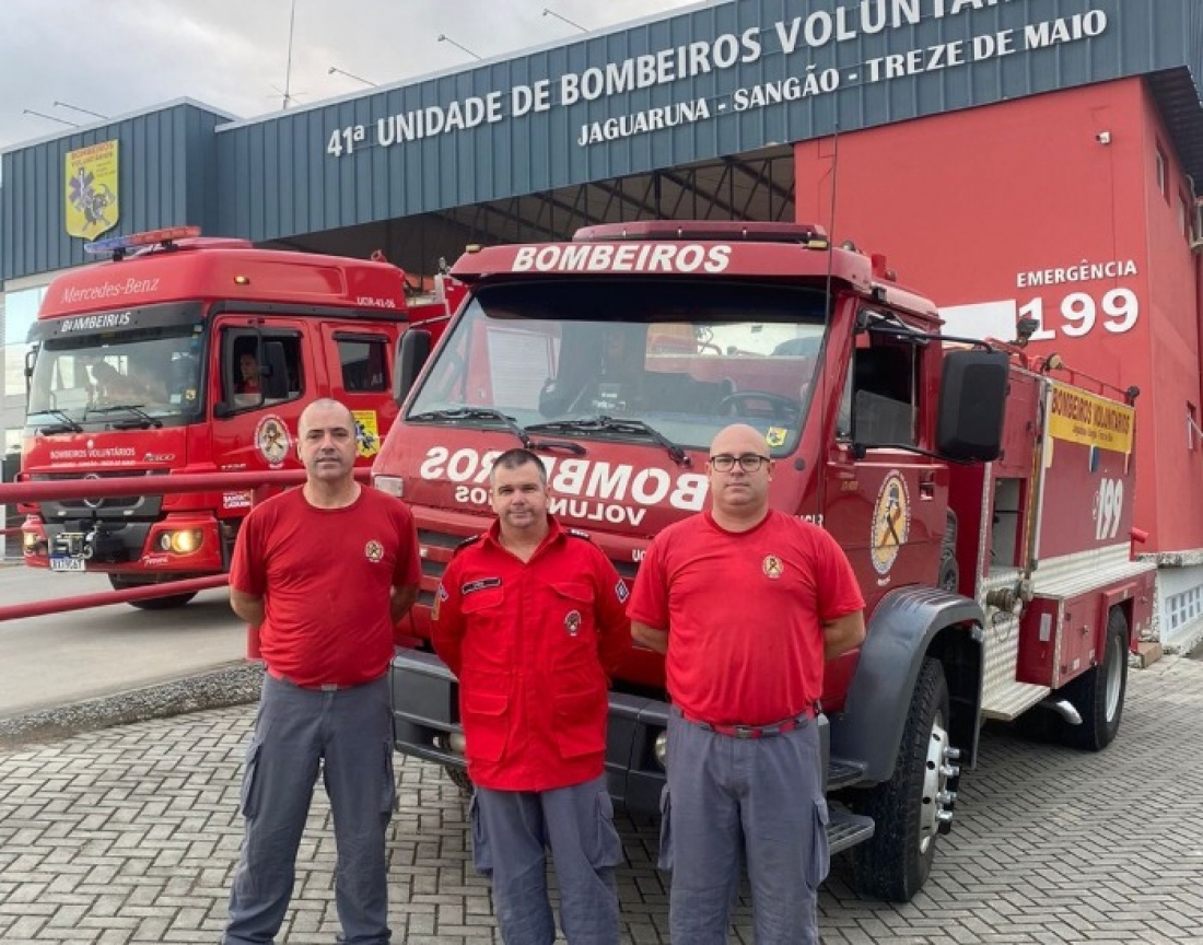 Bombeiros de Jaguaruna, Sangão e Treze de Maio partem rumo ao RS em força-tarefa