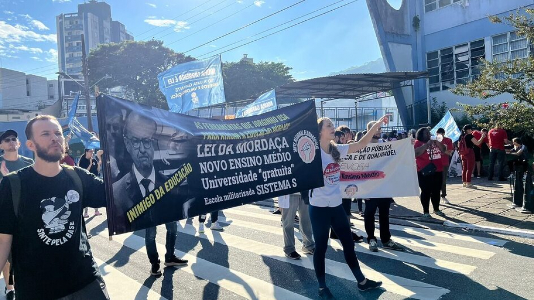 Professores de SC suspendem greve por 60 dias