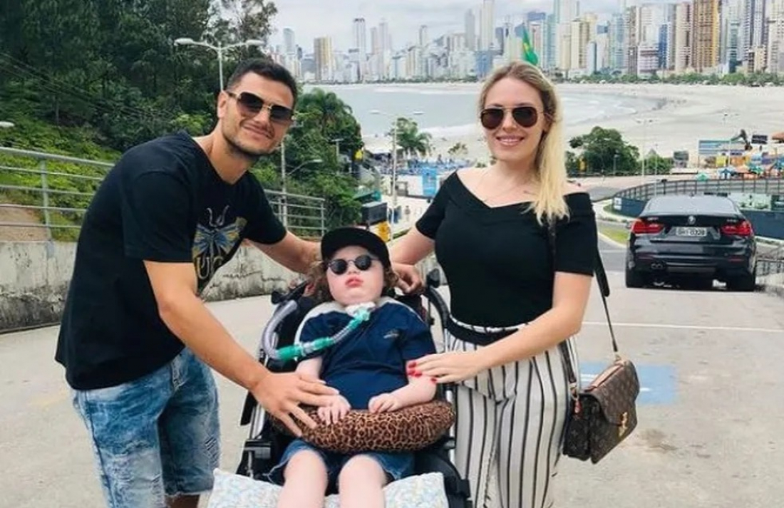 Pais condenados por se apropriarem de dinheiro da campanha AME Jonatas são presos em Joinville