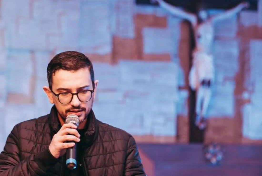 Comunidade Católica se mobiliza em oração por seminarista tubaronense Felipe Freitas, que descobriu um câncer