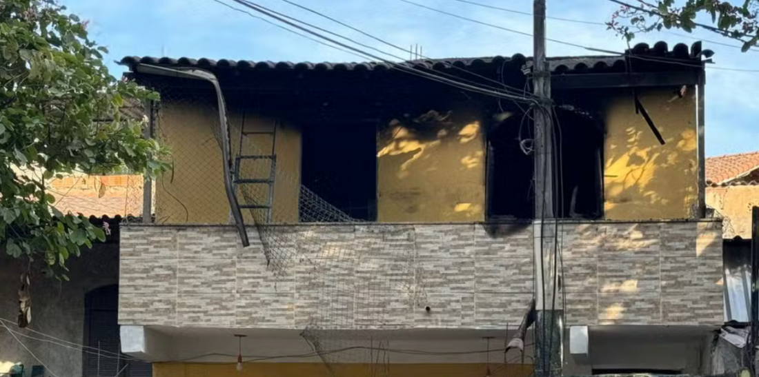 No país: Adolescente mata os pais a marteladas e ateia fogo no quarto com os corpos