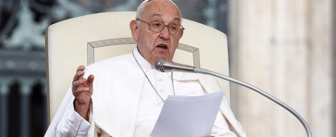 Papa se desculpa após falar que seminários estão 'cheios de viadagem'