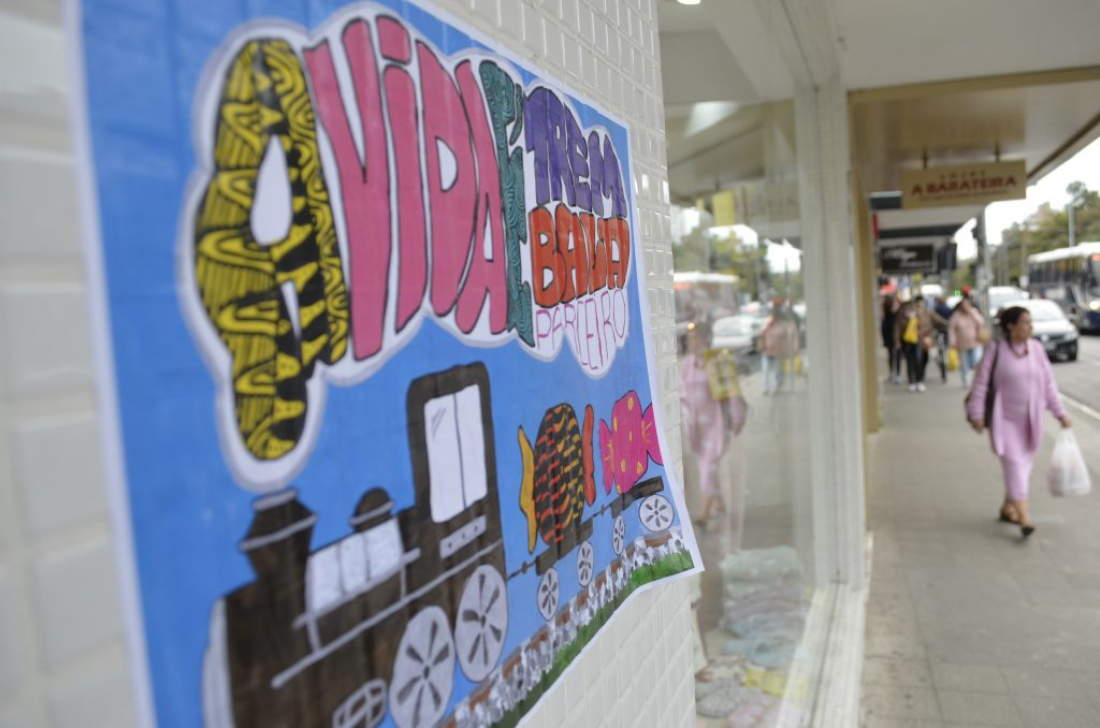 Projeto resgata história do comércio tubaronense em exposição nas vitrines