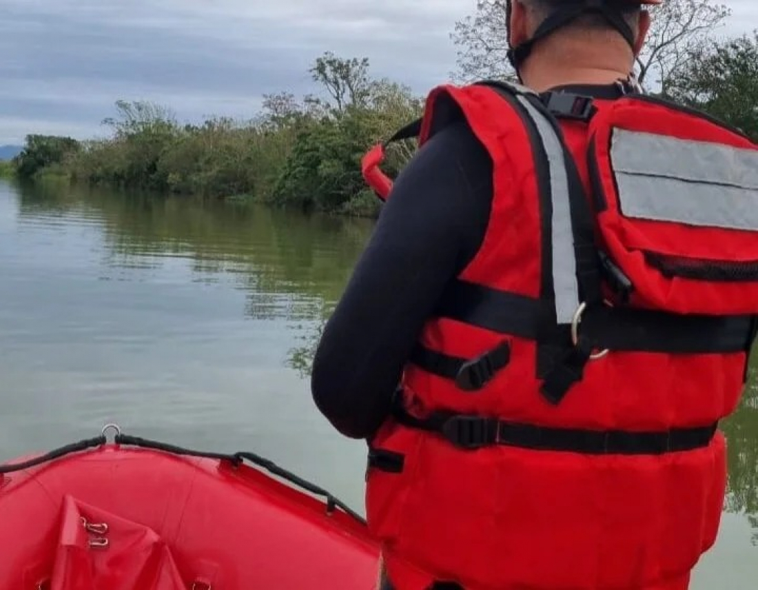 Bombeiros encerram quarto dia de buscas por corpo no Rio Tubarão ainda sem sucesso