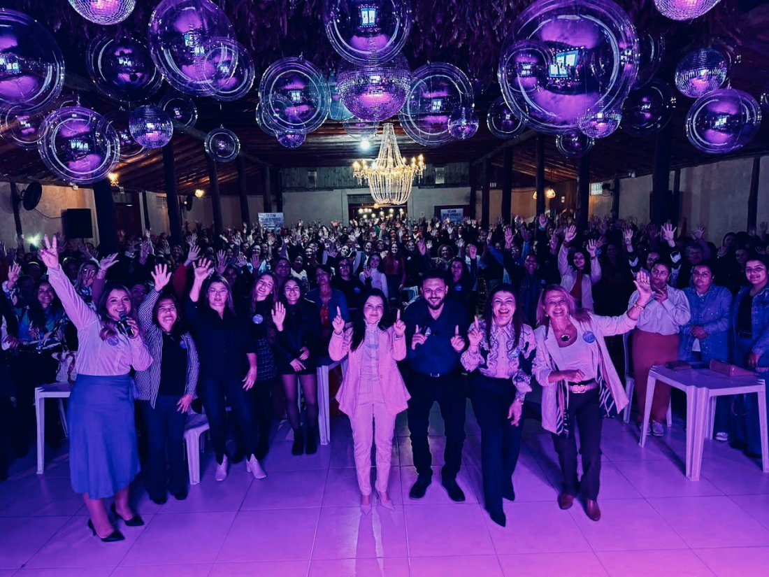 Mais de 500 mulheres participam de encontro sobre importância da participação feminina na política em Pescaria Brava