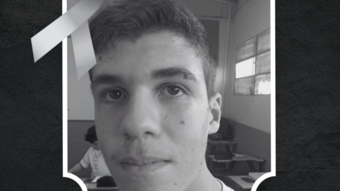 Adolescente de 17 anos morre após passar mal enquanto jogava bola em escola de Tubarão