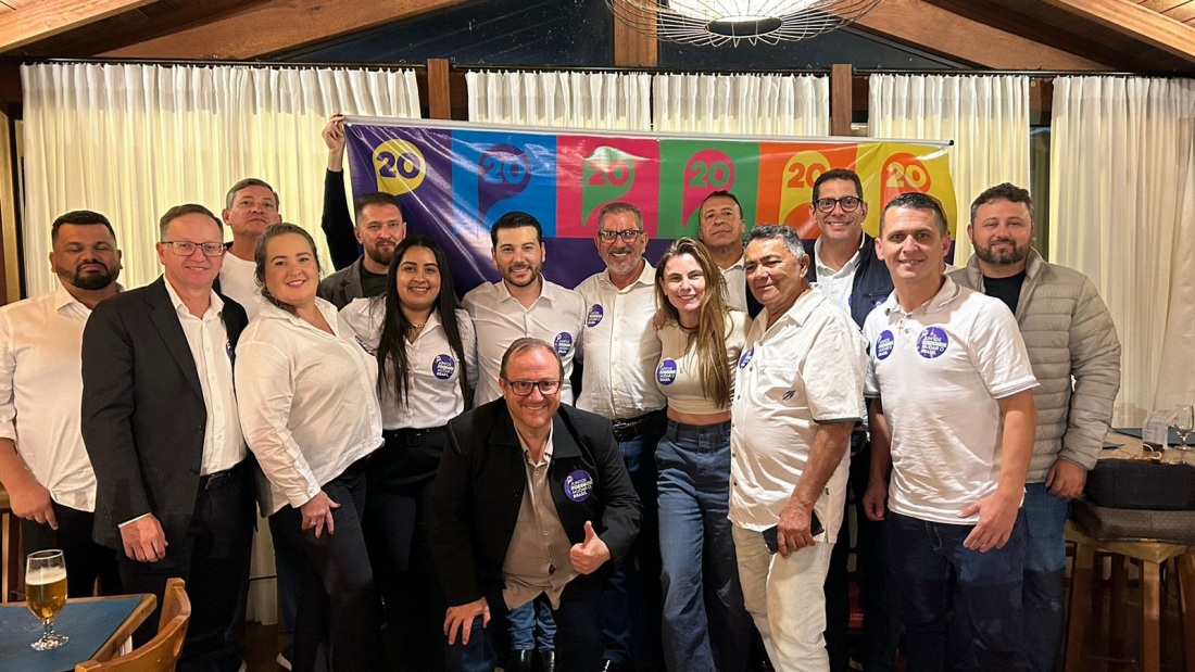 Pensando na eleição: Podemos de Laguna realiza encontro com presença de deputada Paulinha