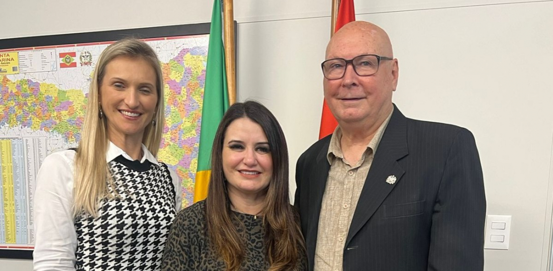 Kércia Menegaz assume chefia de gabinete da Secretaria de Educação de Santa Catarina