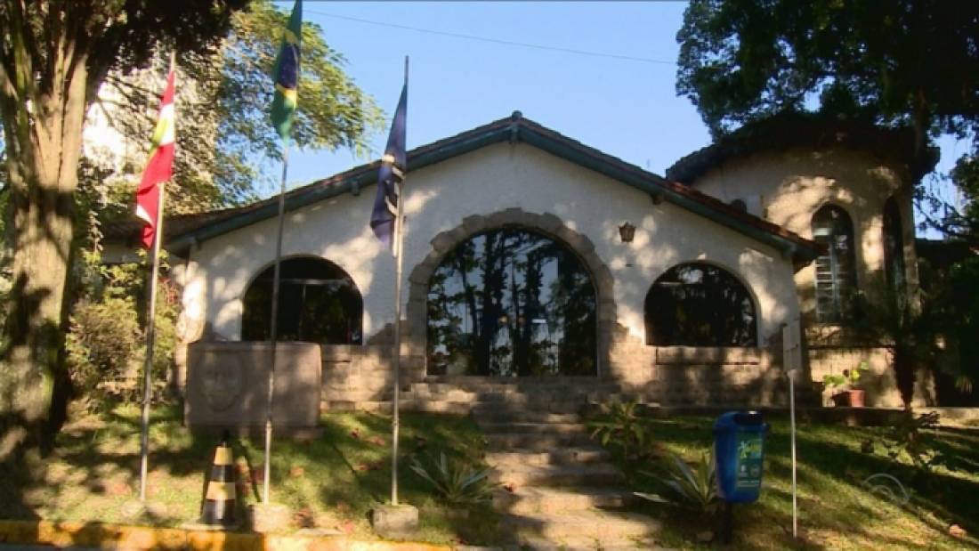 Tubarão antecipa pagamento de 50% do 13º de servidores municipais