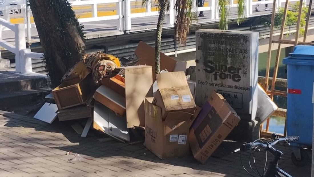 Funat investiga descarte de entulho na Praça do Chafariz