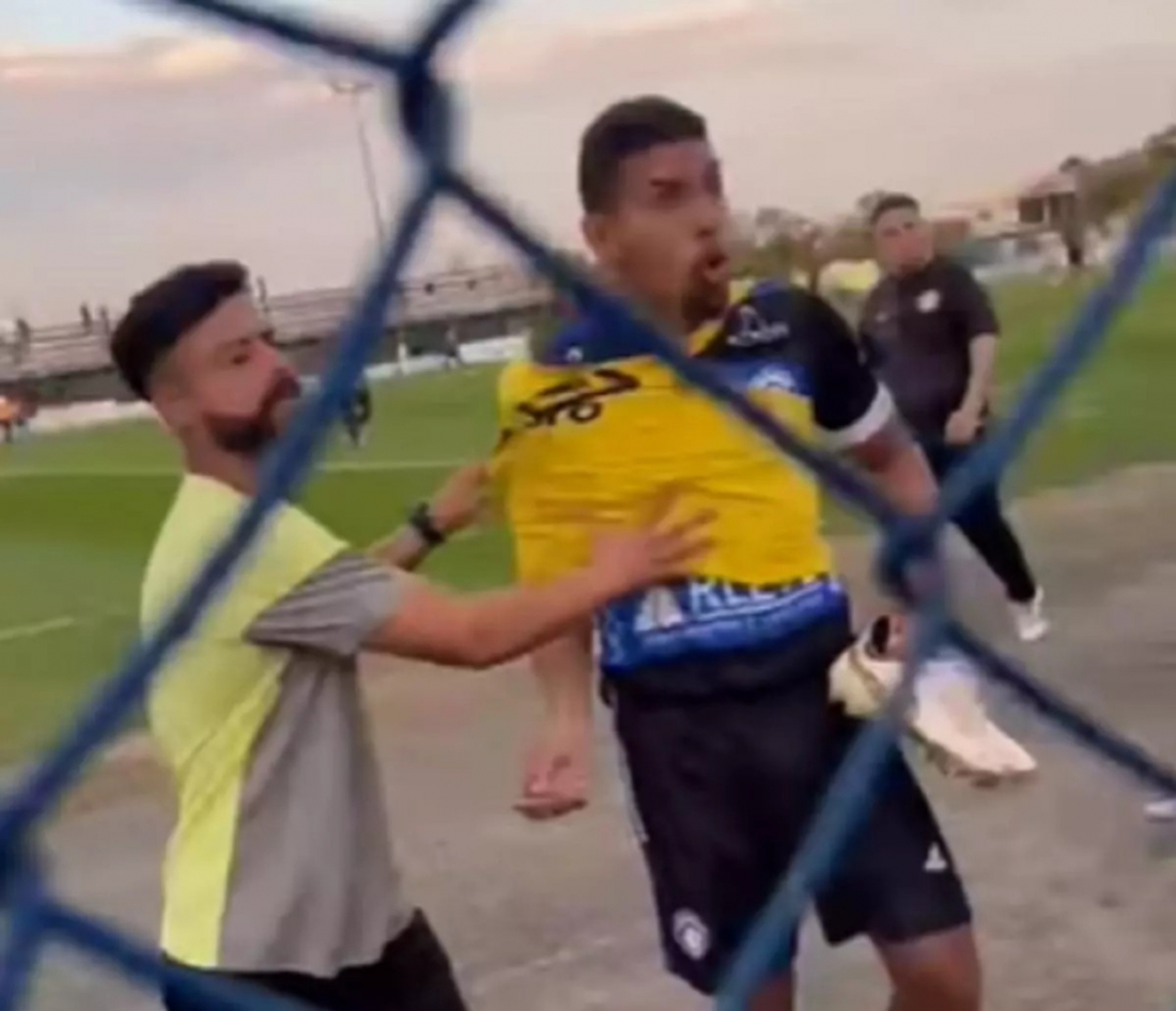 Após polêmica, Tubarão desiste de afastar zagueiro Keslley