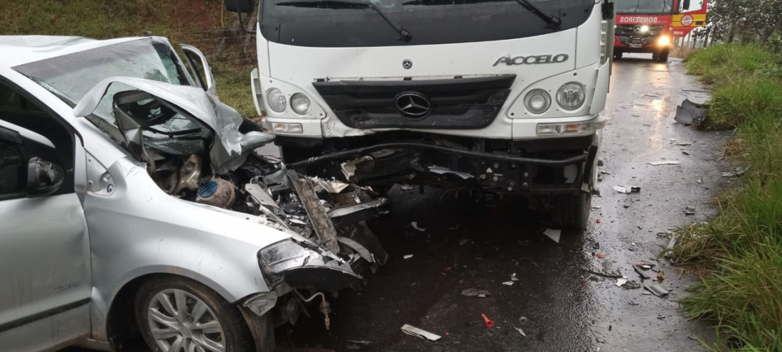 Pescaria Brava: motorista fica encarcerado após acidente e é retirado pelo porta-malas