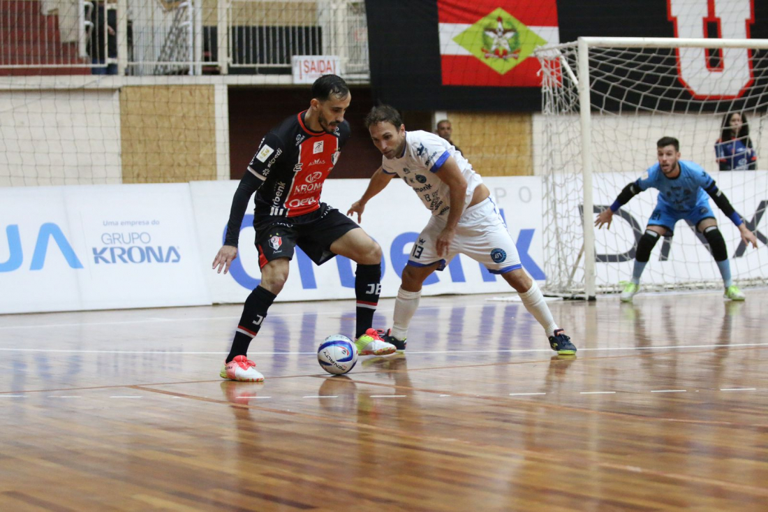 Tubarão Futsal sofre virada em Joinville pelo Campeonato Catarinense